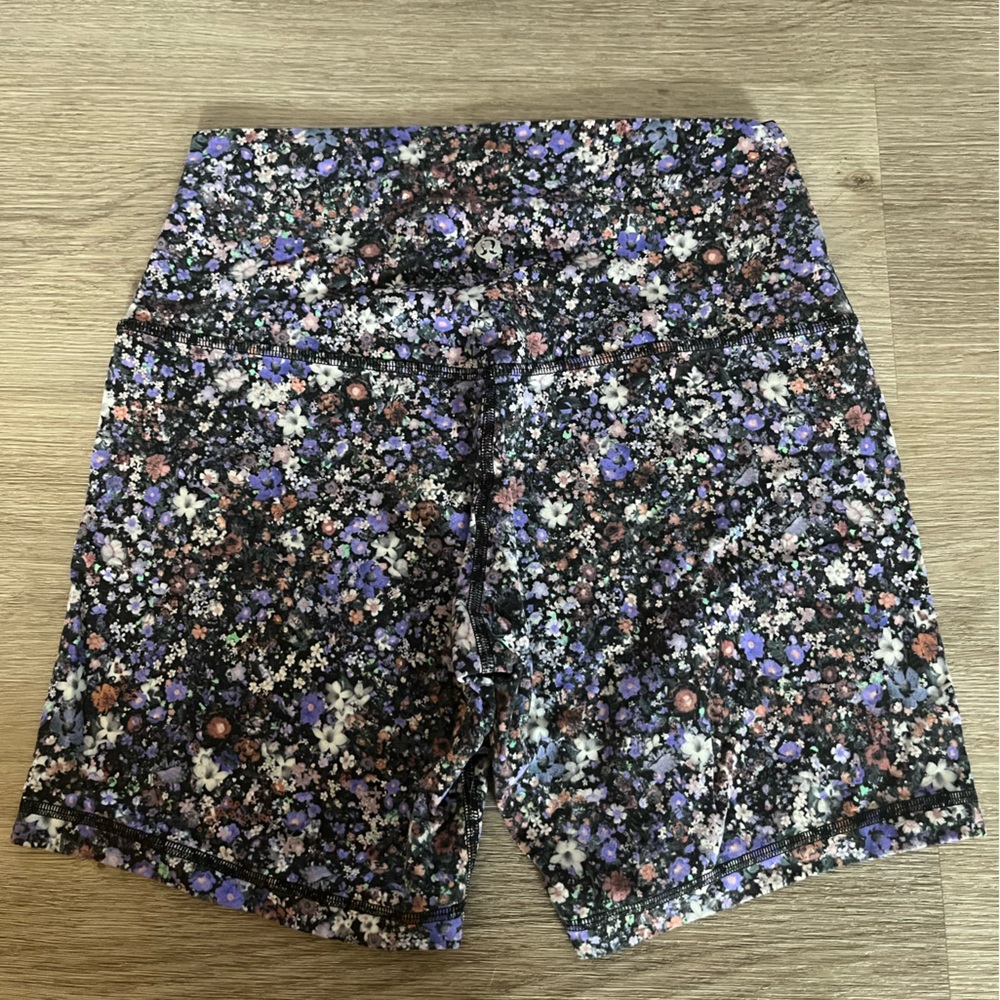 Lululemon 6” align shorts size 8